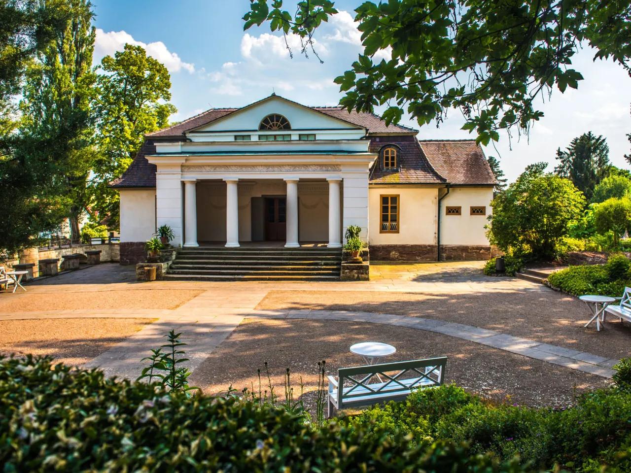 Liebhabertheater-Schloss-Kochberg-scaled